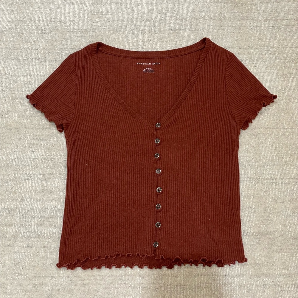 American Eagle stylish, comfy top. Perfect for a cute fall outfit. 🍂🍁